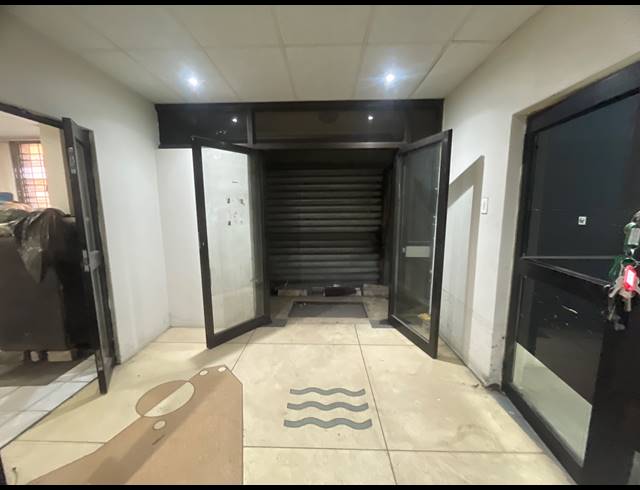 260M² BUSINESS TO LET IN CONGELLA